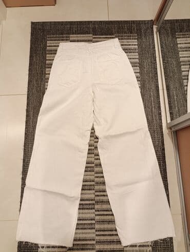 elegantne pantalone sa visokim strukom: Bele farmerke Waikiki. Farmerke su nove, nisu nosene, samo je skinuta — 10