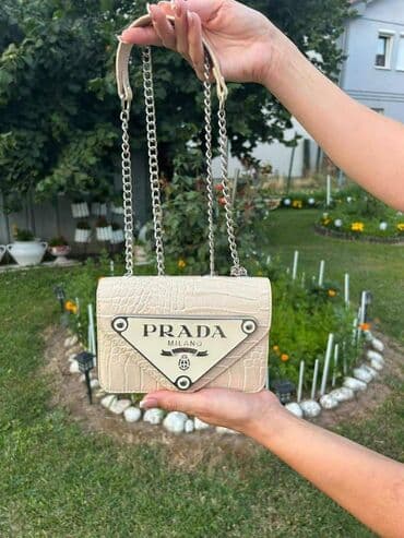 svilene ešarpe beograd: Elegantna torbica, Prada — 4