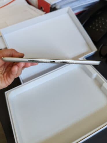 Tableti: HITNOOOoooo Ipad Air 16gb memorije IOS 12 savršen za surfovanje — 8