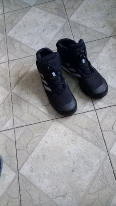 obuca vis mladenovac: Adidas, Veličina - 39, Vodootporne — 3