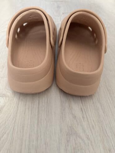 grubin krznene papuce: Modne papuče, Crocs, 40 — 5