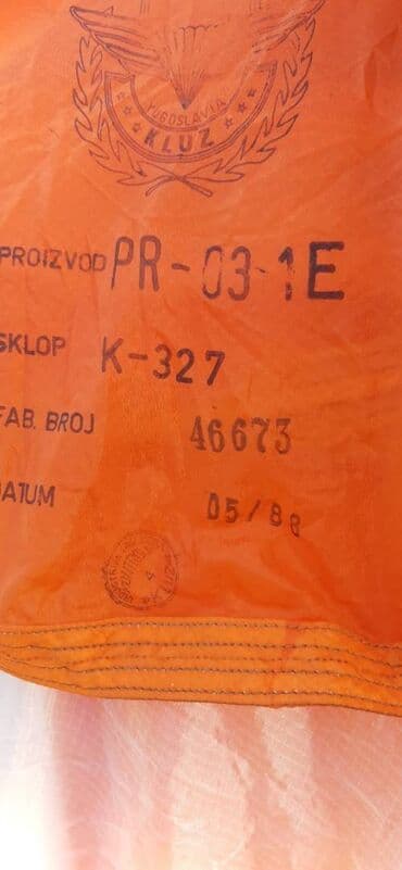 Ostali proizvodi za sport i razonodu: Prodaju se dva padobrana, komad 25e U vidjenom stanju — 8