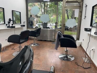 Restorani, kafići: Prodajem posao Muskog frizera,tri radna mesta jedna samponjera
