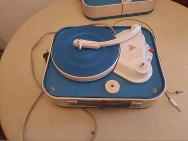 Pojačala i prijemnici: Retro,stari mali gramofon u koferu. Simpatican mali gramofon,vise kao — 5