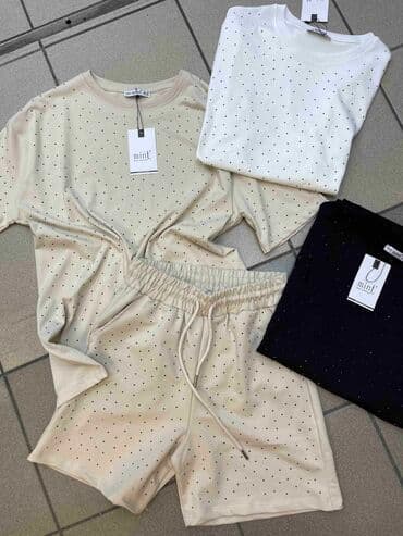 prsluk i pantalone komplet: KOMPLET SA CIRKONIMA
S M L
3200 din. I — 1