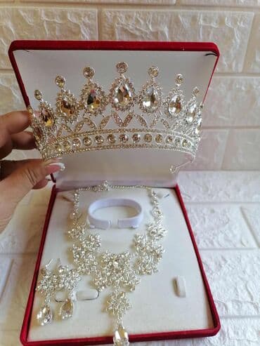 torbe b: Chanel, Set: Kruna, Minđuše, Narukvica, Materijal: Cirkon, Biser — 11