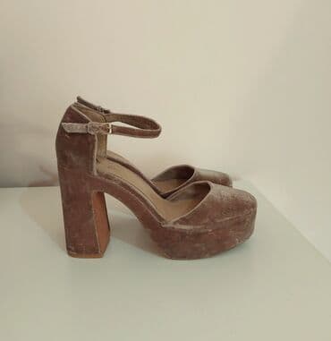 stradivarius kaisevi: Sandale, Stradivarius, 41 — 4