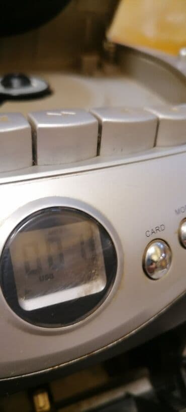 blaupunkt radio za kola: Radio Weg sa ispravnim USB a CD neznam. Lepo radi
 Mirjevo — 10