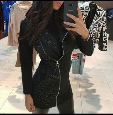 ženski duks m: Duks jakna sa puno cirkona
Uvoz Francuska
Unikat model
Vel S M — 1