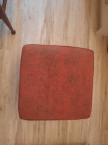 lidl tabure za decu: Retro tabure,stolica Dimenzije oko 44x44 cm. Visina oko 36 cm Nogice — 6