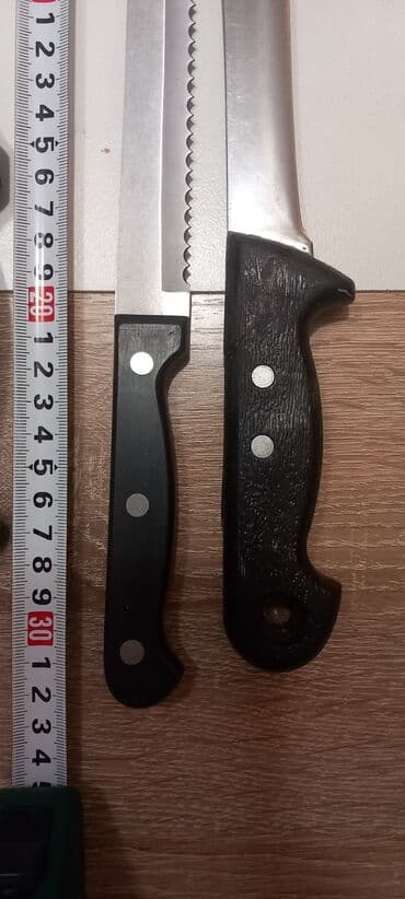 Noževi: Kuhinjski noževi 5 komada.Cena je za sve. Dobri i naostreni Novi — 5