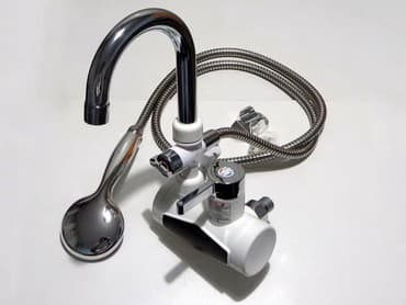 Sanitarije: 3u1 Slavina protočni bojler i tuš — 1