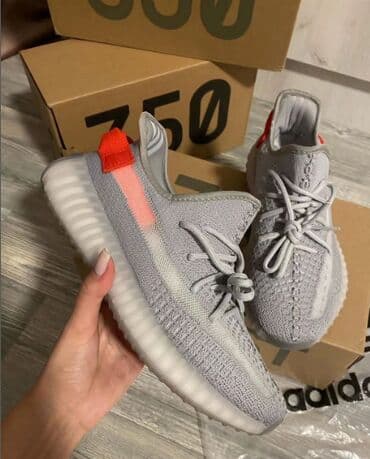 zara obuca velicine: Adidas Yeezy Boost 350 patike A klasa

Novo.
Brojevi 36 do 46 — 1