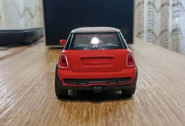 legendarni automobili broj 1: Nov metalni model automobila Mini Moris. Otvaraju mu se vrata, može da — 2