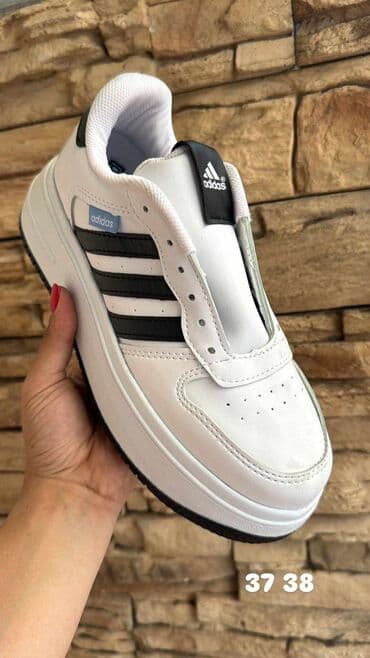 polovne balenciaga patike: 06. patike 
4000 din — 4