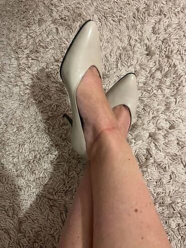 nine west salonke: Salonke, 38 — 1