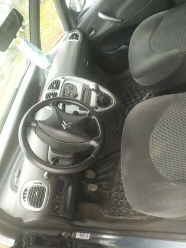 pojasevi za auto: Auto je registrovan u februaru, moze zamena za skuplji auto — 2
