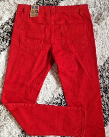 pantalone s: Farmerke novo
extra kvalitet novi model
vel. M — 3