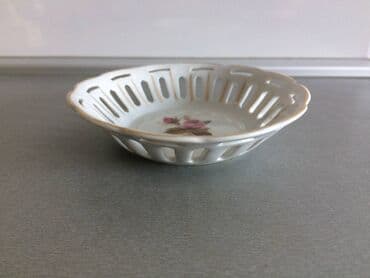 sektor satovi: Porcelanska satula iz 70tih
Porcelan Zajecar Jugoslavija — 2