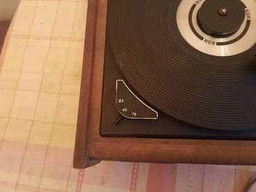 Pojačala i prijemnici: Tanjir,ruka,igla za retro,stari gramofon - Star Nepoznato stanje — 10