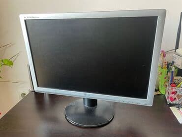 Monitori: Lg flatron 42tw22
Ispravan perfektan
22 inca 
sve komplet sa kablovima — 1