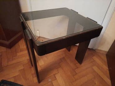lavabo sa ormaricem dimenzije: Mali drveni (klub) stocic sa staklom Dimenzije 48x48 cm Visina oko — 8