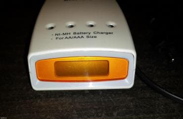 punjaci za laptopove: Maxus 818 charger/discharger puni nezavisno od 1 do 4 aa ili aaa — 1