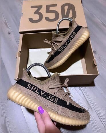 zara obuca velicine: Adidas Yeezy Boost 350 patike A klasa

Novo.
Brojevi 36 do 46 — 12