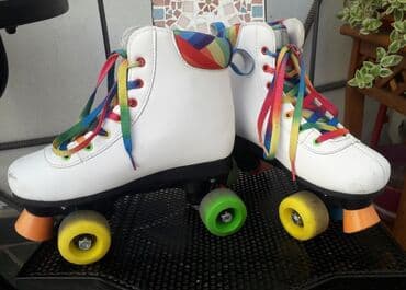 bacac diska statua: Disko rolšule br.38(24.5cm) kozne moze nositi i br.37 tockovi u 4 boje — 1