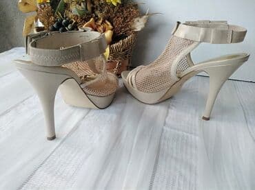 Ženska obuća: Sandale, Guess, 37 — 8