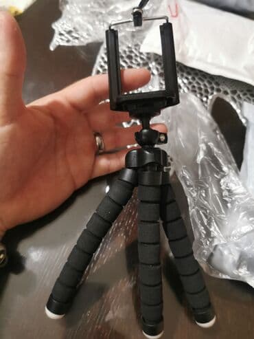 mikrofoni za decu: Tripod za sve telefone sa bezicnim tasterom za slikanja. Inace tripod — 1