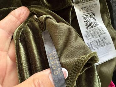 plišana haljina: Guess 2XS (EU 32), bоја - Maslinasto zelena, Večernji, maturski, Top (bez rukava) — 2