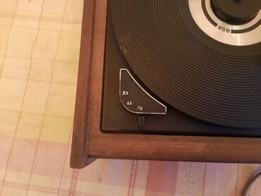 Pojačala i prijemnici: Tanjir,ruka,igla za retro,stari gramofon - Star Nepoznato stanje — 7