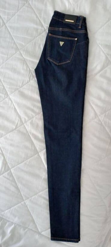 Farmerke: Potpuno nove Guess farmerke sa elastinom, klasičnog kroja. Nisu — 9