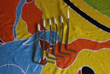 bicikli sa prednjim i zadnjim amortizerima: TREMOLO RUČICA SA EL.GITARU FENDER SQUIER Nove rucice tremola za el — 1