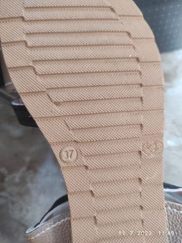 baletanke novi sad: Sandale, Dr. Martens, 37 — 5