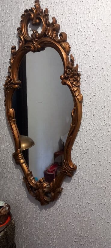 vino sa zlatnim listićima cena: Ogledalo za zid, shape - Ovalni, Sa ramom, Upotrebljenо — 1
