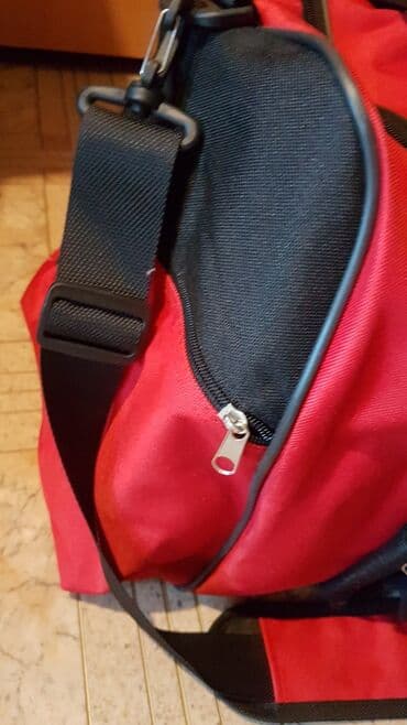 dres crvene zvezde za decu: Sportska torba 50x32x30cm, plus dzepovi sa strane koji se šire, puno — 2