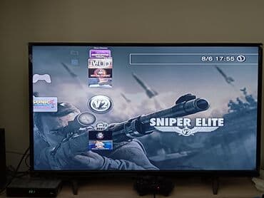 Elektronika: Sony PlayStation 3 konzola, dolazi sa dva kontrolera. Konzola je crne — 5