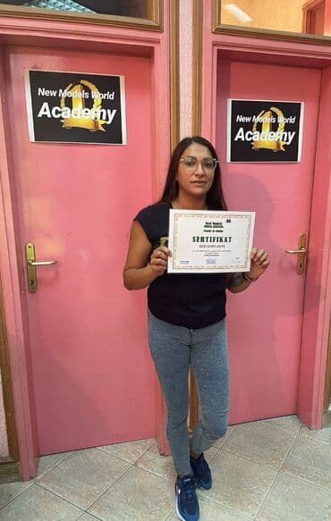 Obuka i kursevi: KURS MANIKIRANEW MODELS WORLD ACADEMY Iskoristite popust OD — 9