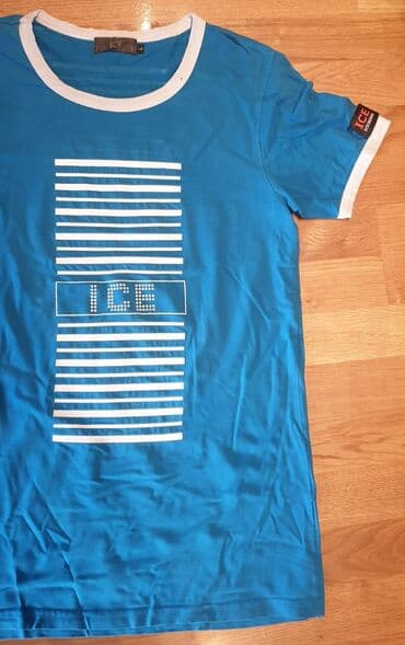 majica s: ICEBERG tirkizno plava muška majica. L velicina, za m-l. Pozadi — 2