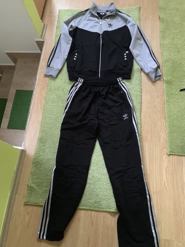 trenerke s: Adidas, XL (EU 42), Jednobojni, bоја - Crna — 1
