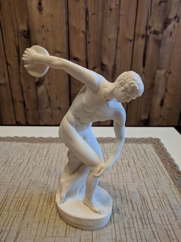 sampanjac za decu: Statua Mironov Bacač diska. 20 cm. Kupljen u Atini, polovan bez — 2