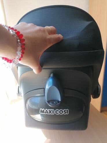 Autosedišta: Auto sediste i nosiljka, marke MAXI - COSI. Za uzrast 13 kg. Made in — 7