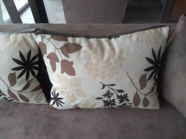 Pillows: Throw pillow, Sponge — 4