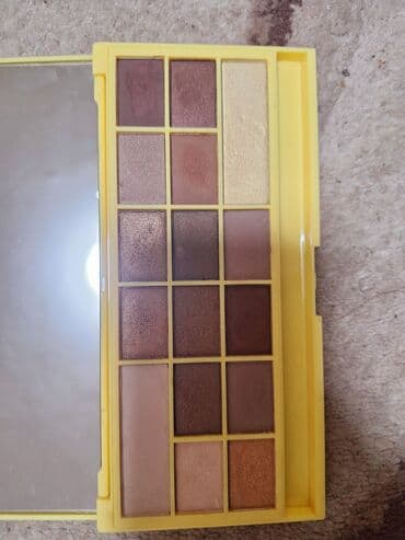 sophie's choice olovka za obrve: Moze i posebno!Paleta senki i NYX sjajevi.Paleta REVOLUTION za oči — 1