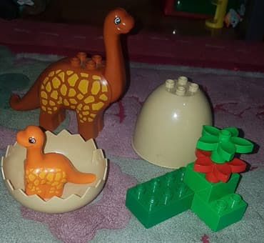 jeftine lego kocke: Lego duplo set 5596 .na slici su tri seta i 5596. lego dinosaurus — 5