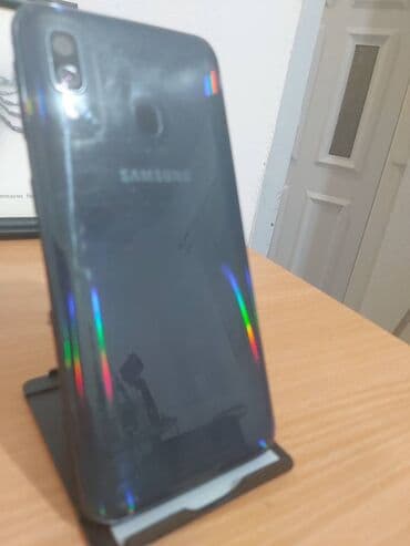 ruter sa sim karticom cena: Samsung Galaxy A40, 64 GB, bоја - Crna, Otisak prsta, Dual SIM, Face ID — 6
