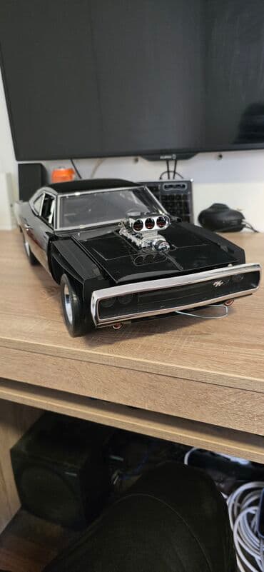 legendarni automobili broj 1: Crni model automobila Dodge Charger iz 1969. godine, poznat po svom — 5