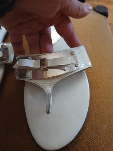 nike papuce bele: Japanke, Guess, 41 — 2